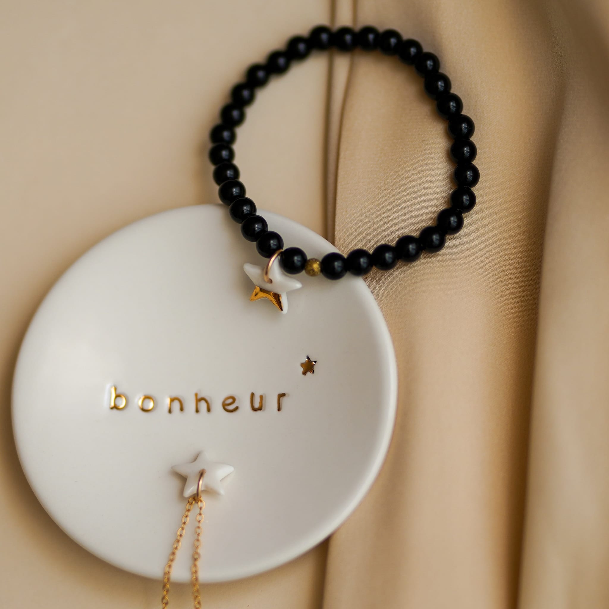 Les bijoux en porcelaine sont-ils fragiles ? Image