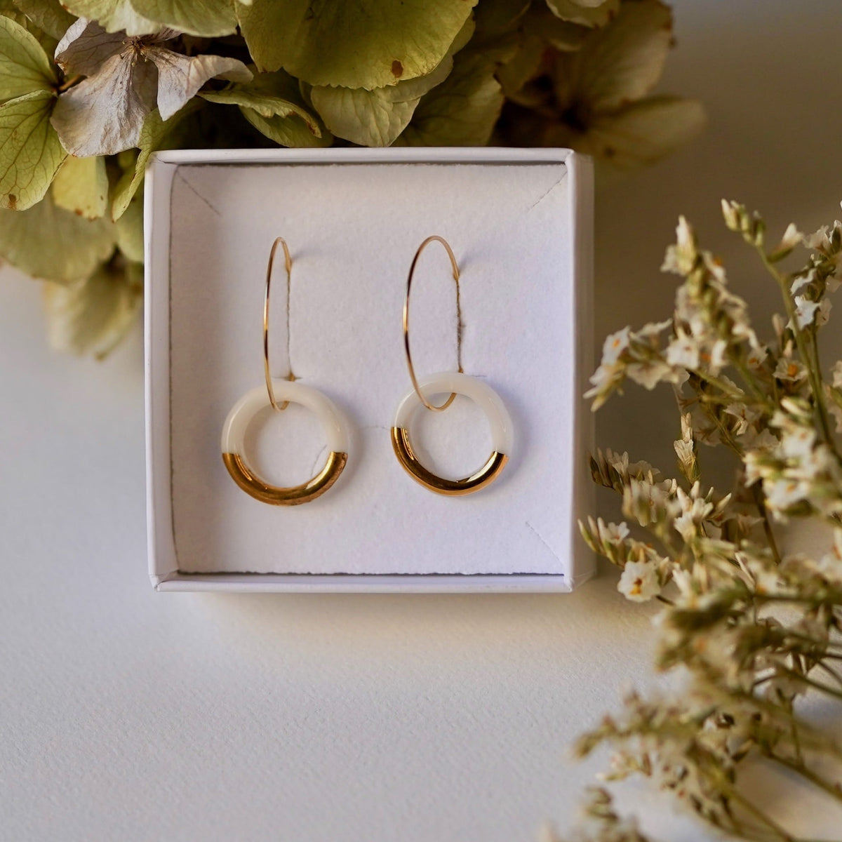 Créoles Cercle en Porcelaine Blanche et Or