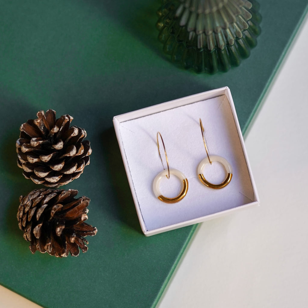 Créoles Cercle en Porcelaine Blanche et Or