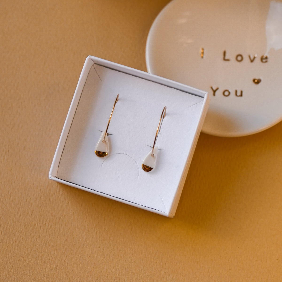 Créoles Gouttes en Porcelaine Blanche et Or