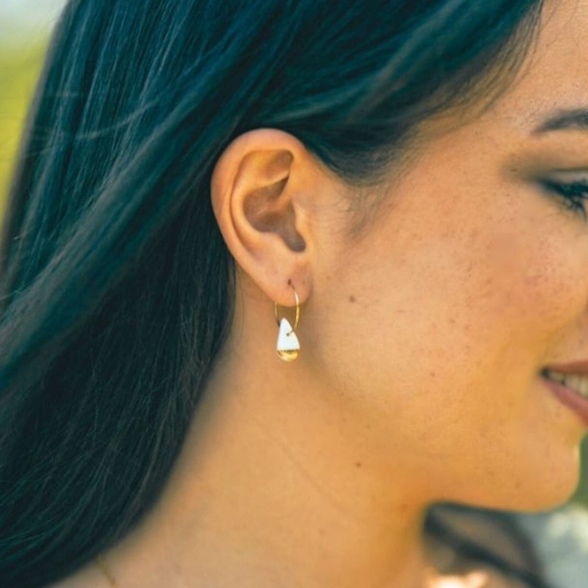 Créoles Gouttes en Porcelaine Blanche et Or