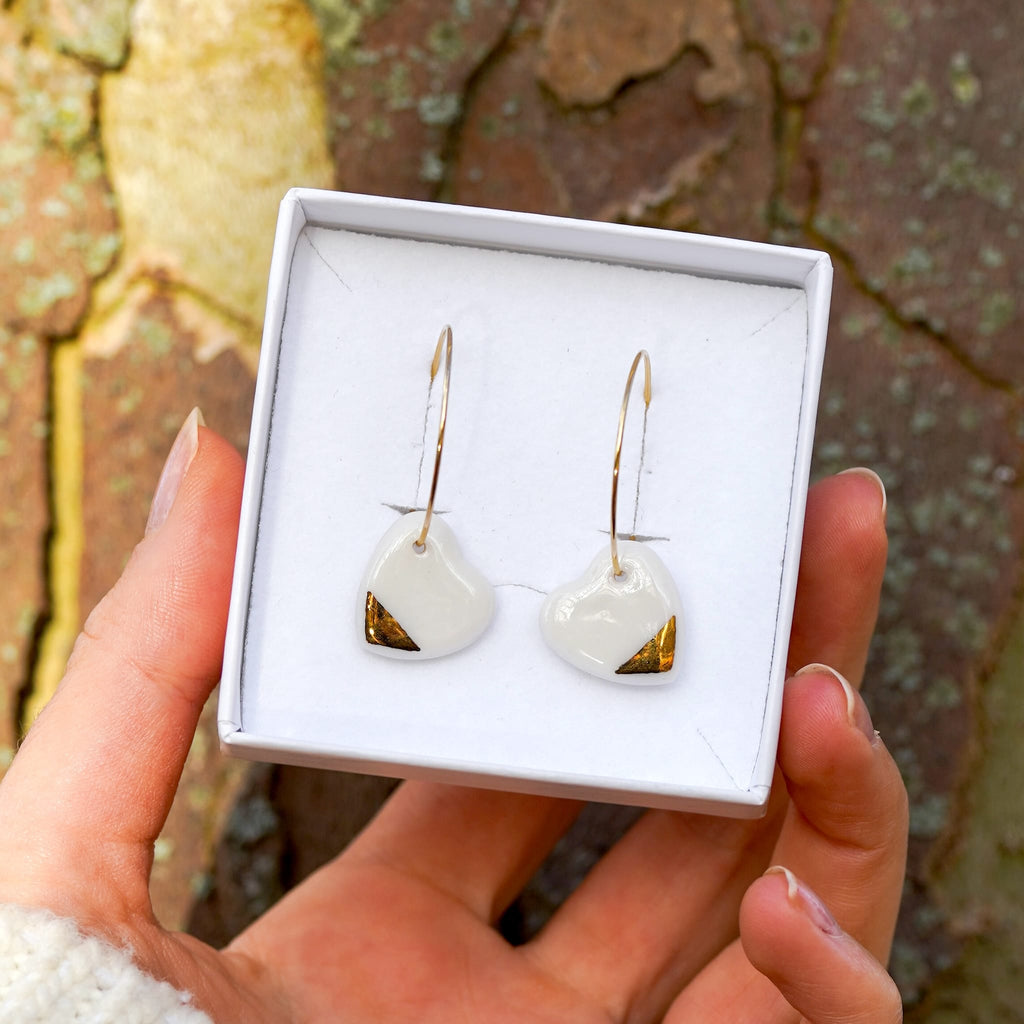 Créoles Grands Coeurs en Porcelaine Blanche et Or