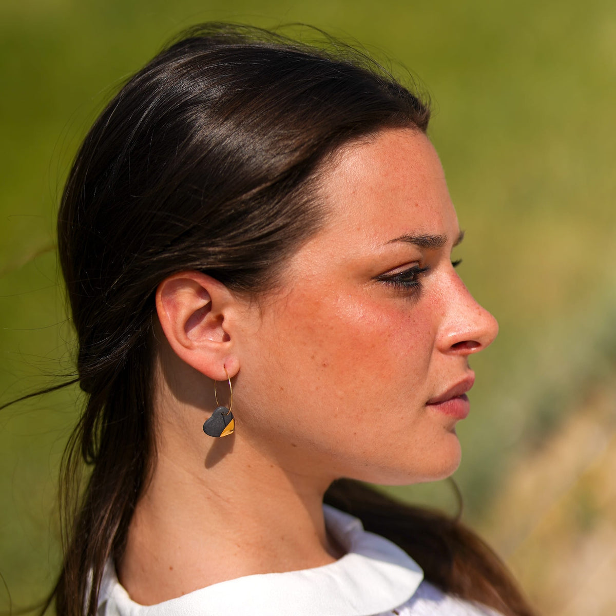 Créoles Grands Coeurs en Porcelaine Noire et Or