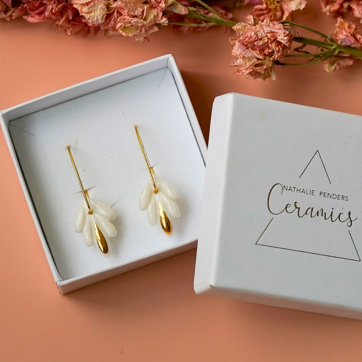 Dormeuses Lys en Porcelaine Blanche et Or