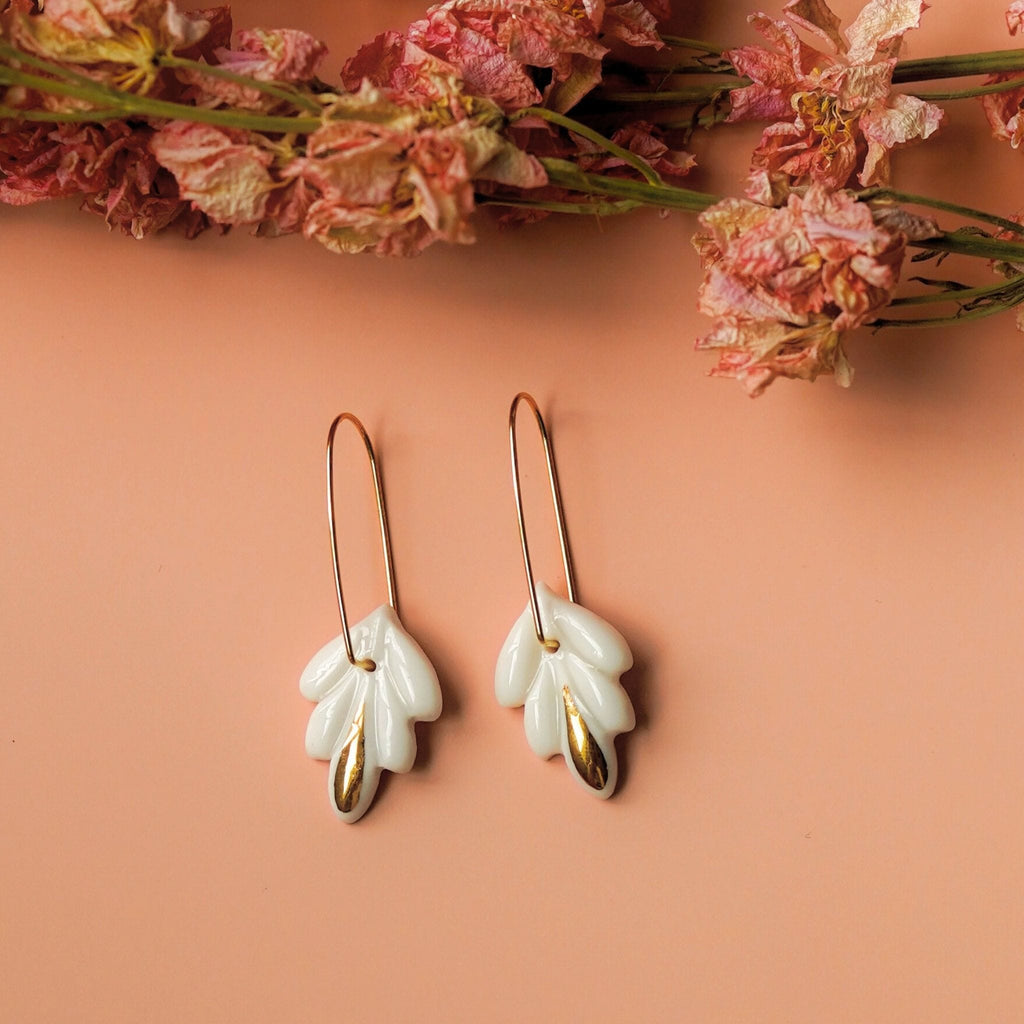 Dormeuses Lys en Porcelaine Blanche et Or