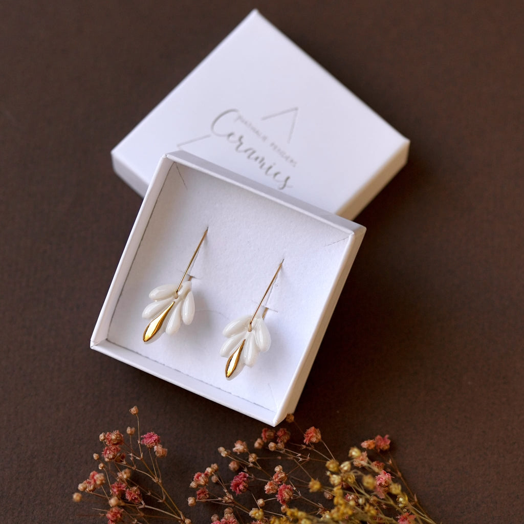 Dormeuses Lys en Porcelaine Blanche et Or