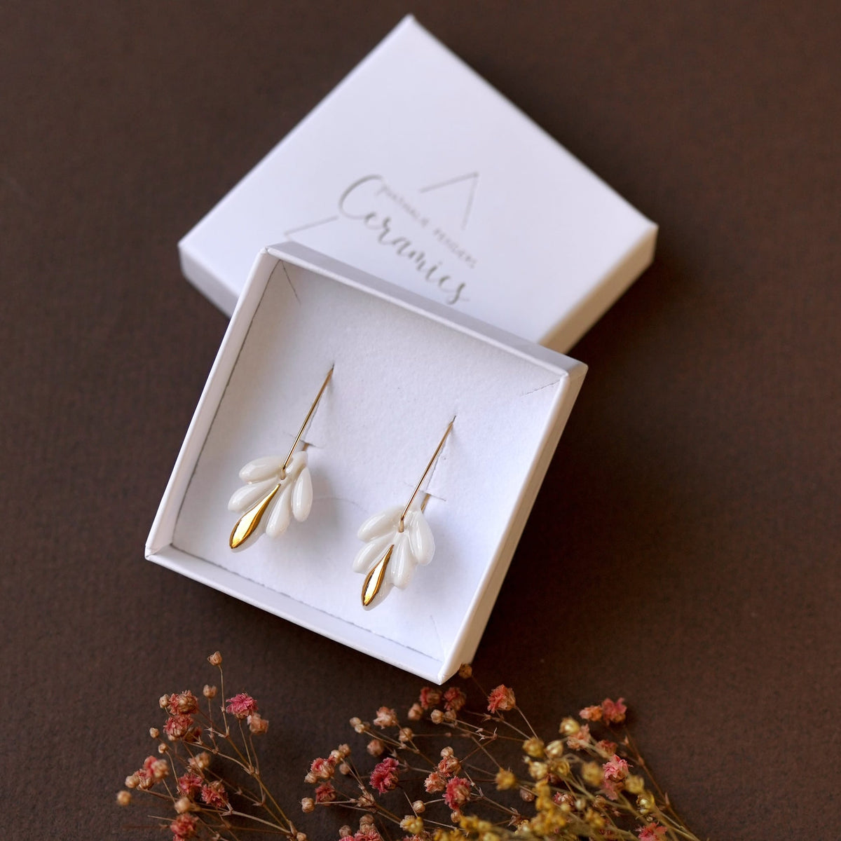 Dormeuses Lys en Porcelaine Blanche et Or