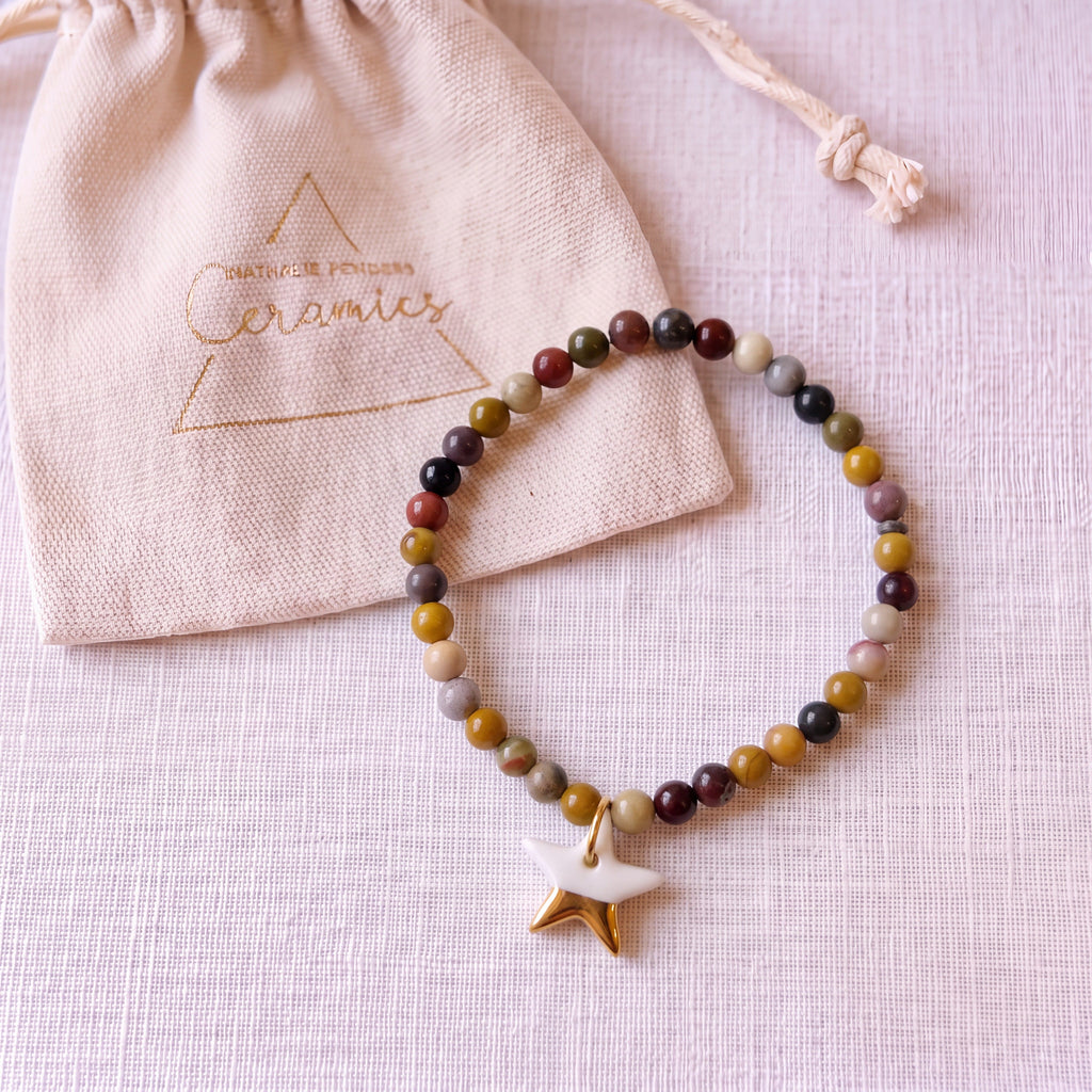 Bracelet en jaspe mokaïte et pendentif en porcelaine fait main