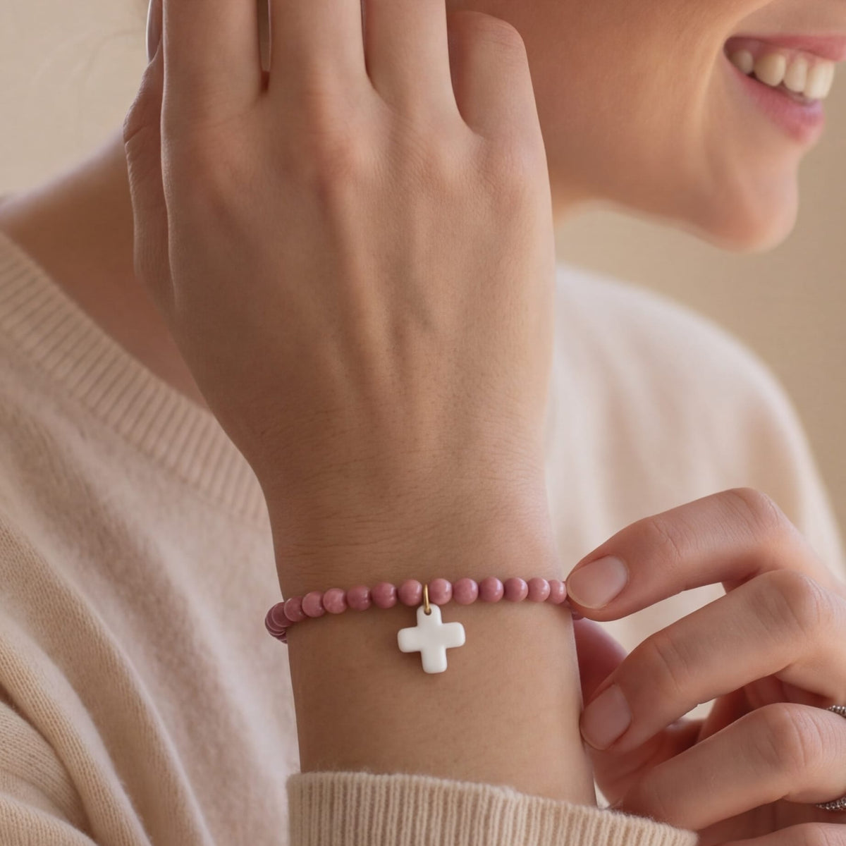 Bracelet en jaspe rose et pendentif en porcelaine fait main