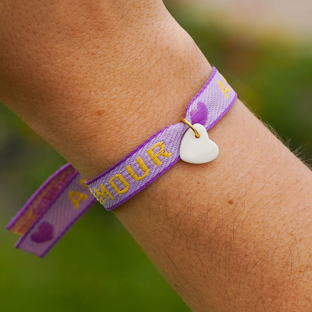 Bracelet ruban Amour et pendentif en porcelaine – ajustable avec cœur blanc fait main France