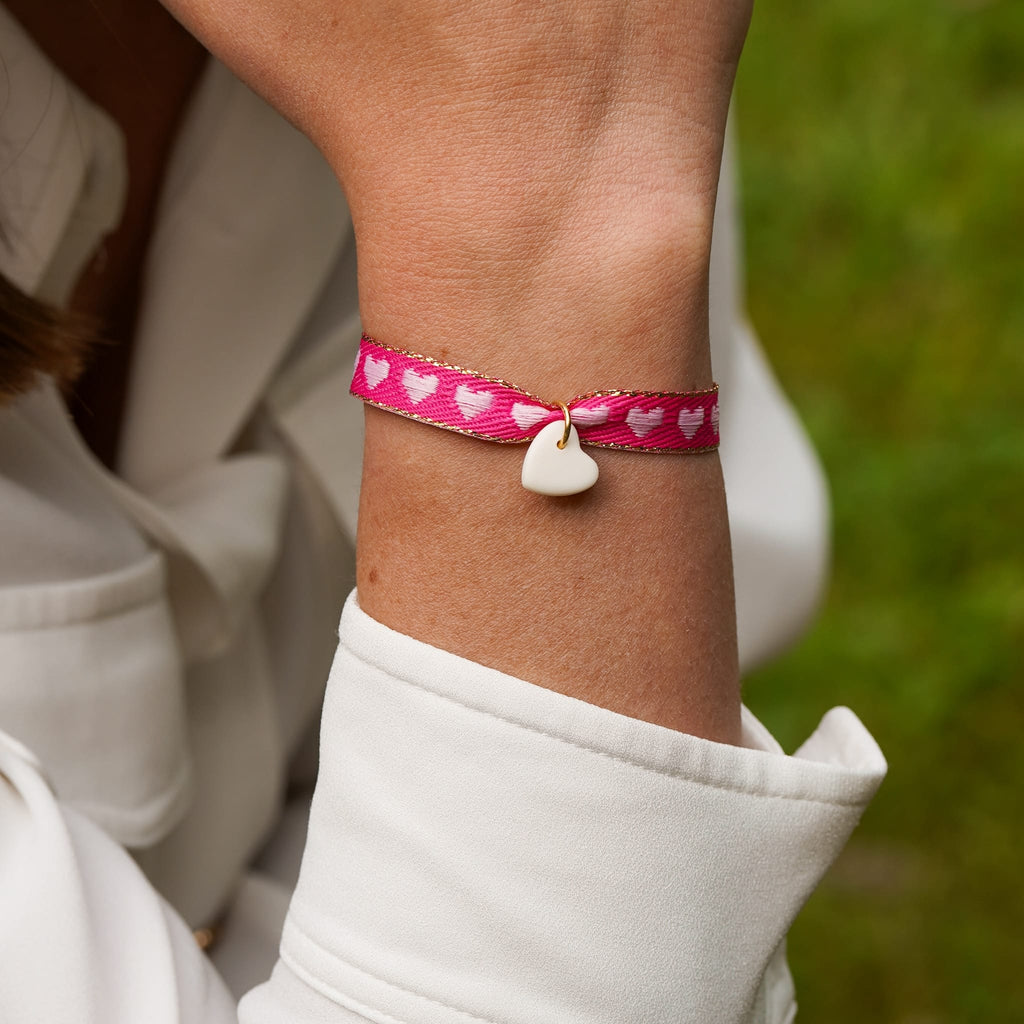 Bracelet ruban cœur et pendentif en porcelaine – ajustable, bijou fait main France élégant