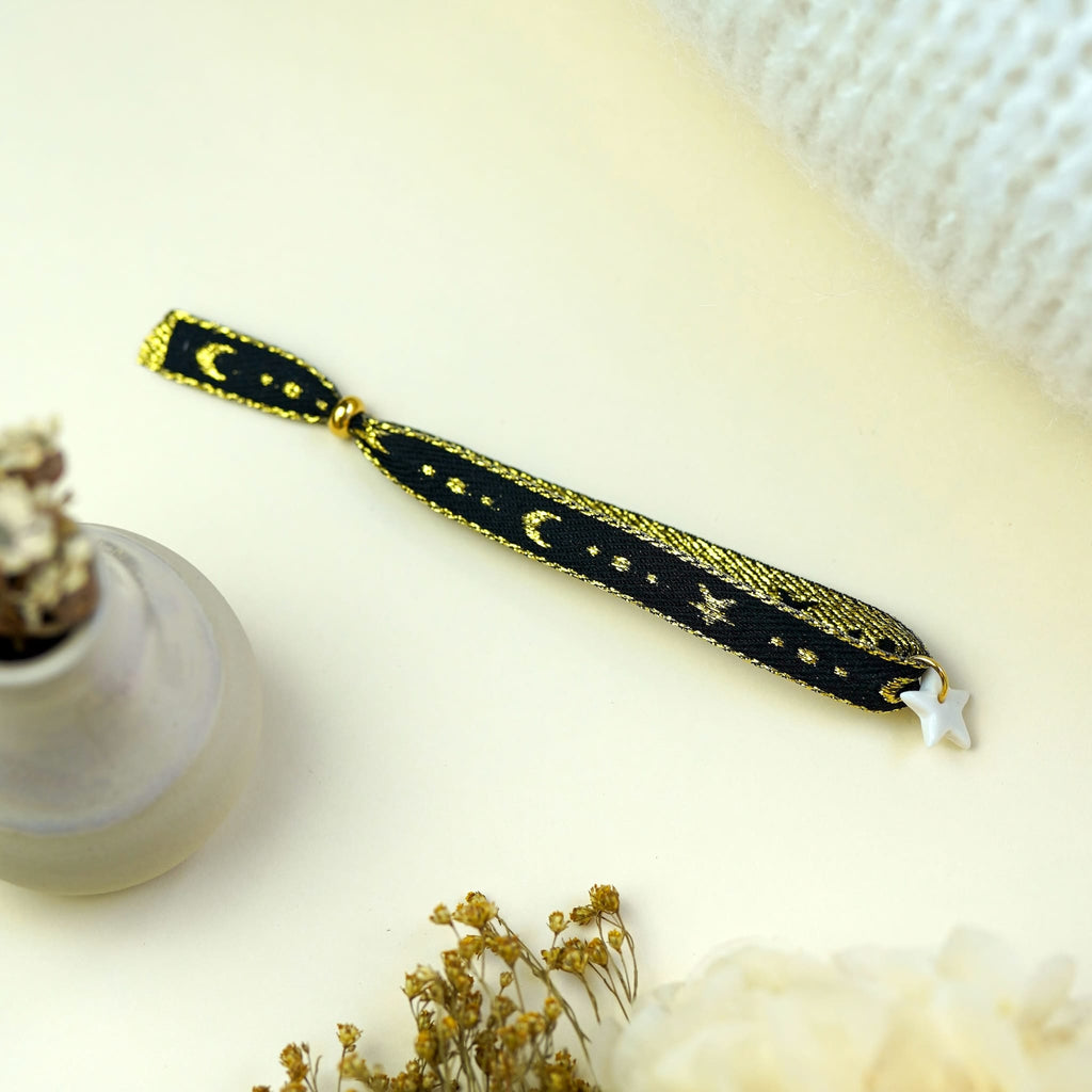 Bracelet ruban étoile et pendentif en porcelaine – ajustable noir motifs dorés - Nathalie Penders 