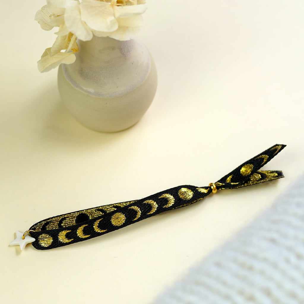Bracelet ruban céleste et pendentif en porcelaine – ajustable noir et or élégant