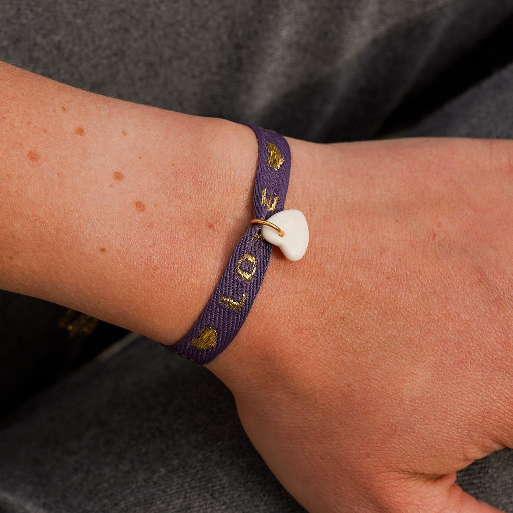 Bracelet ruban Love et pendentif en porcelaine – ajustable