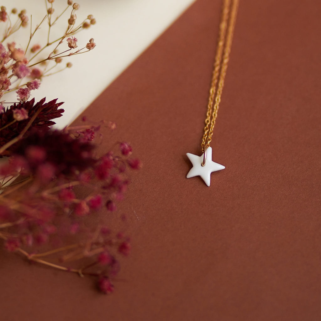 Collier Etoile en Porcelaine Blanche
