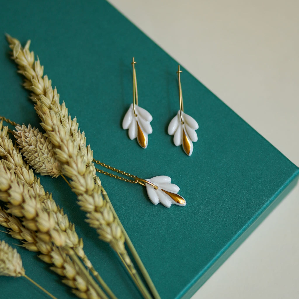 Collier Lys en porcelaine et or