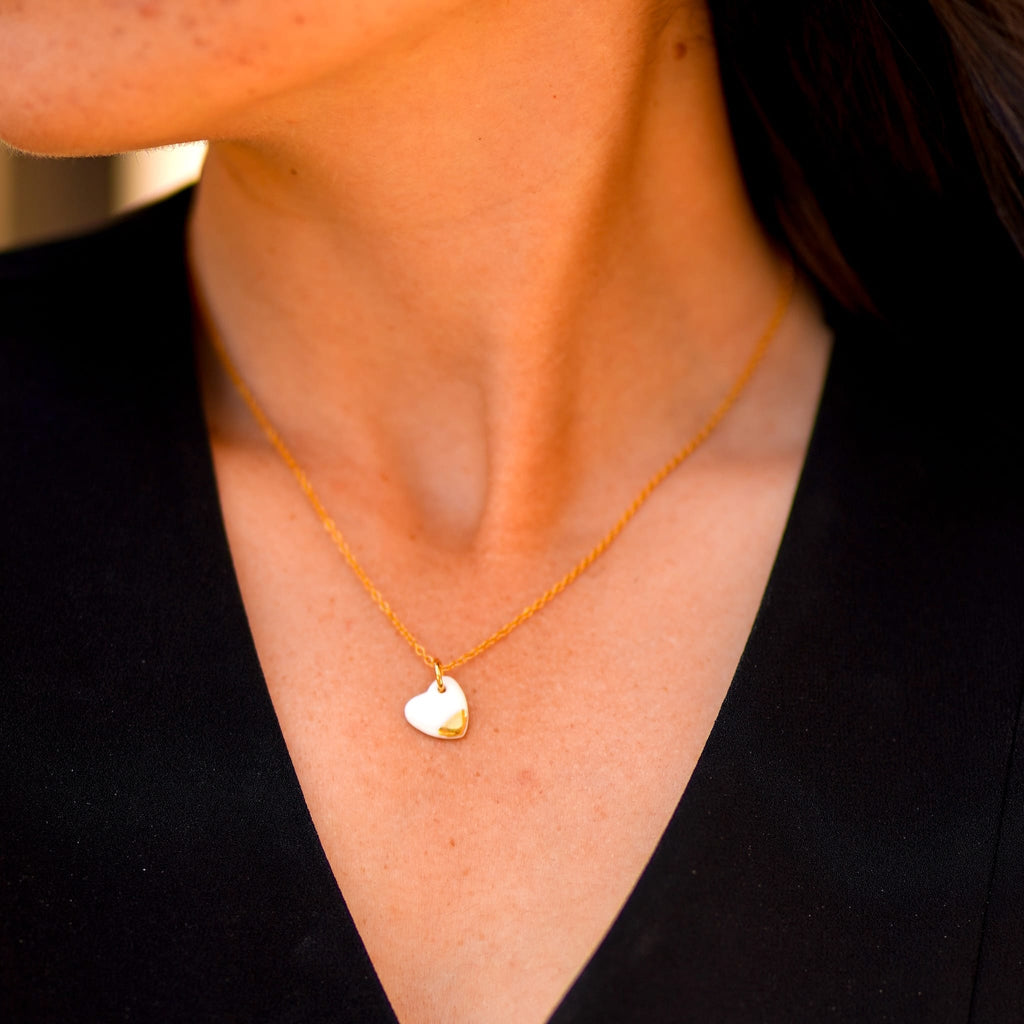 Collier petit coeur en porcelaine et or