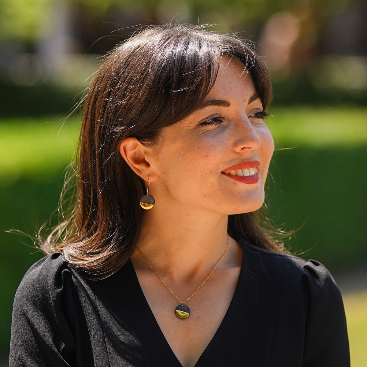 Collier Rond en Porcelaine Noire et Or