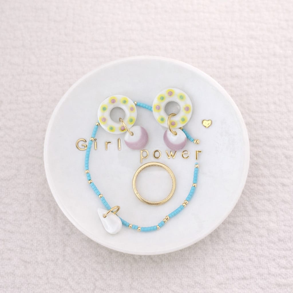 Coupelle à bijoux en porcelaine avec l'inscrition en or Girl ower