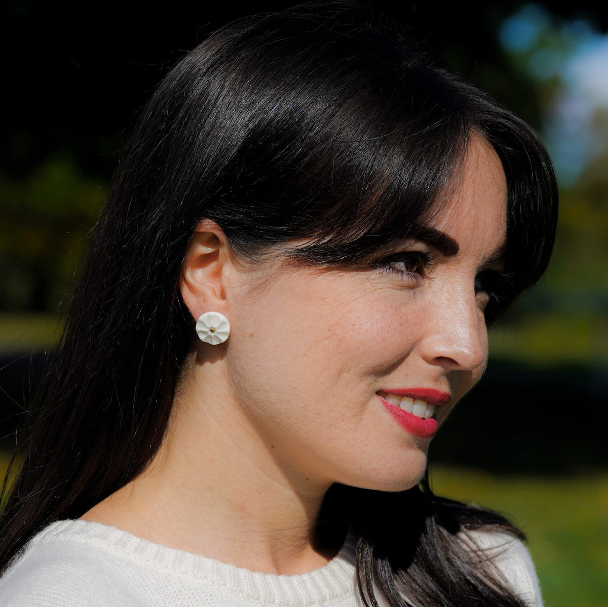Puces d’oreilles Anémone – Porcelaine blanche et or
