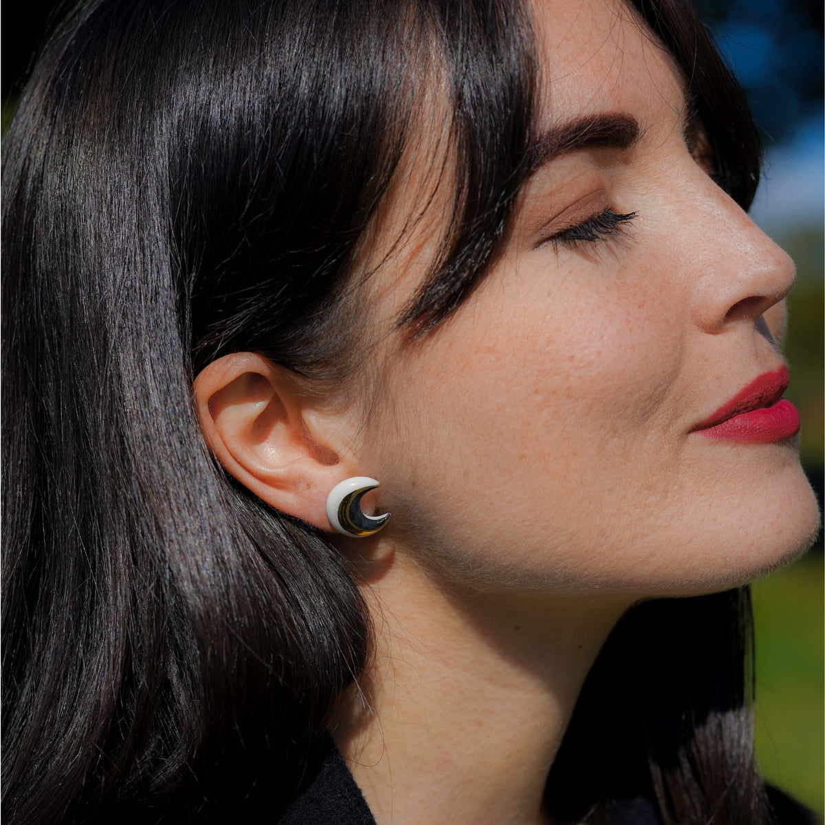 Puces Cosma Noir – Porcelaine blanche, noir profond et or