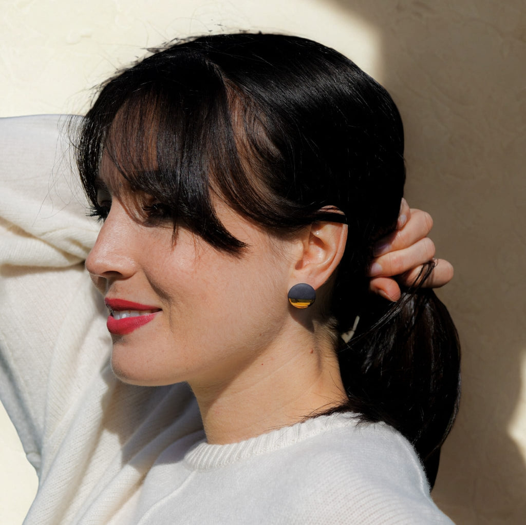 Puces Soleil Noir – Porcelaine et or