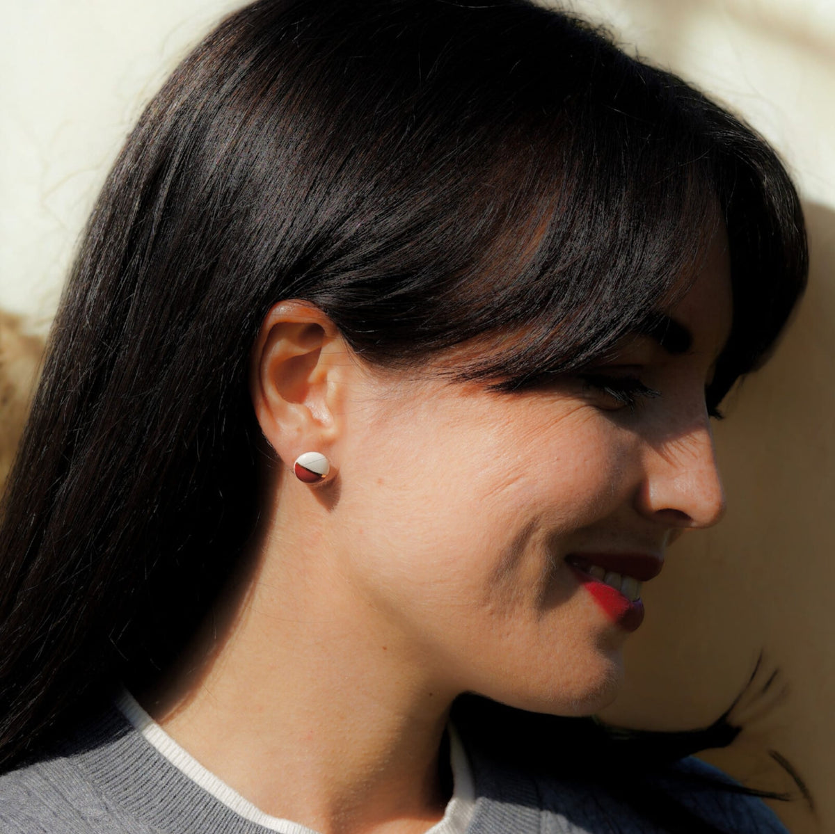 Puces Mini Soleil Rouge – Porcelaine et or