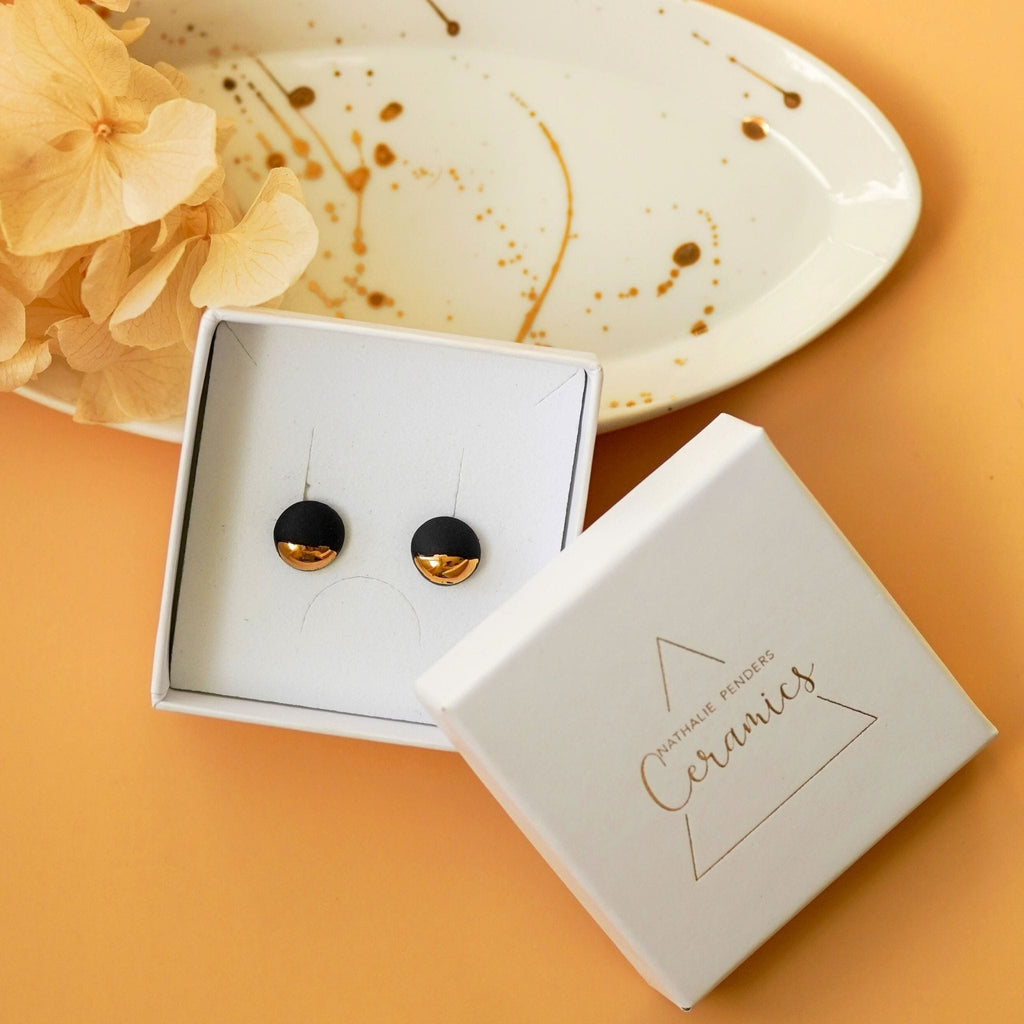 Puces Petit Soleil Noir – Porcelaine et or